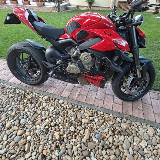 DUCATI STREETFIGHTER V4