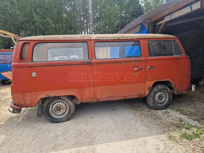 VOLKSWAGEN TRANSPORTER T2