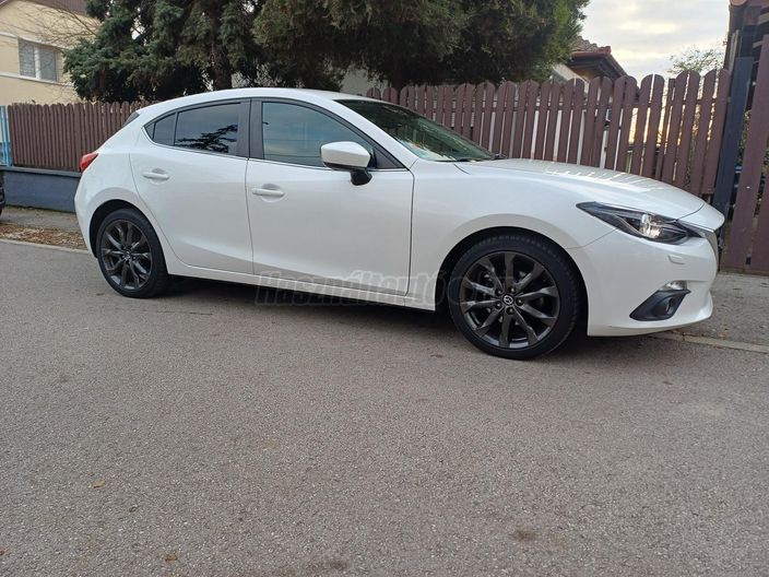 MAZDA 3 Sport 2.0 Revolution