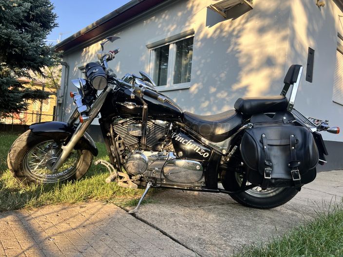 SUZUKI VL 800 (INTRUDER)