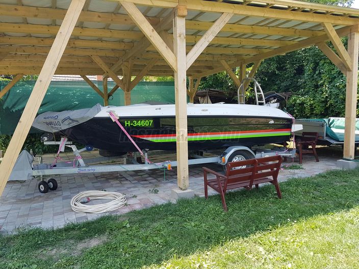 BAYLINER Element E18 MAKULÁTLAN SZUPER ELRENDEZÉS UTÁNFUTÓVAL