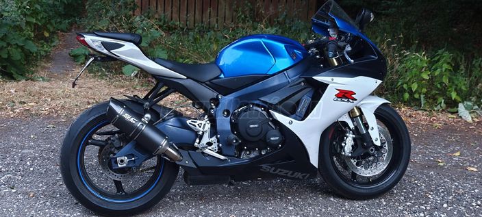 SUZUKI GSX-R 750