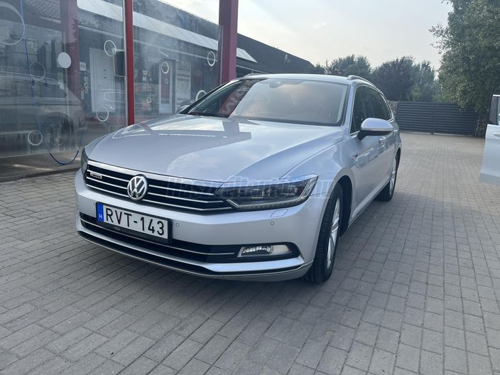 VOLKSWAGEN PASSAT VIII Variant 2.0 TDI BMT SCR Bi-Turbo Highline 4Motion DSG