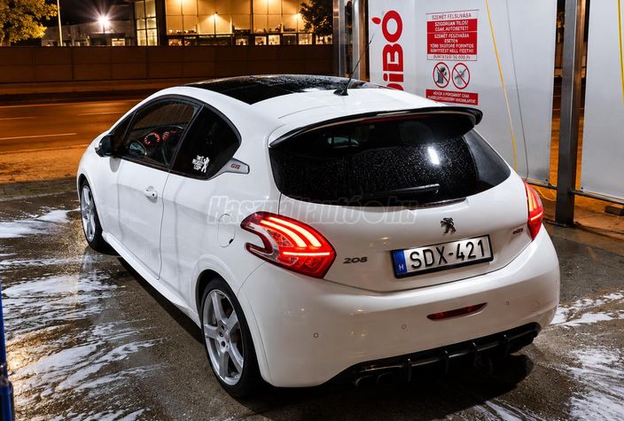 PEUGEOT 208 1.6 THP GTi