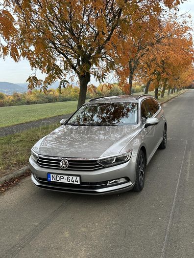 Szemből: VOLKSWAGEN PASSAT Variant 2.0 TDI BMT Comfortline DSG 3C