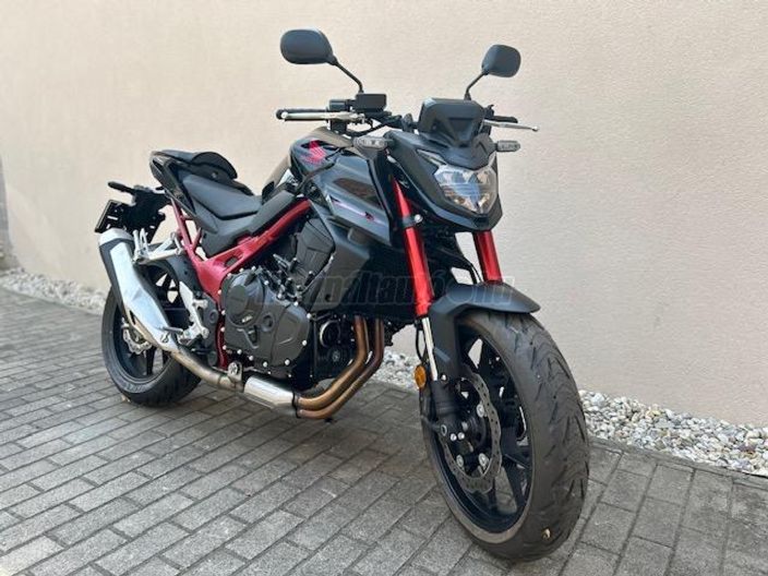 HONDA CB 750 HORNET