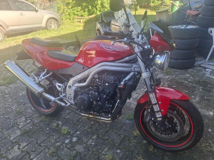 TRIUMPH SPEED TRIPLE
