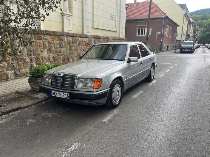 MERCEDES-BENZ W 124