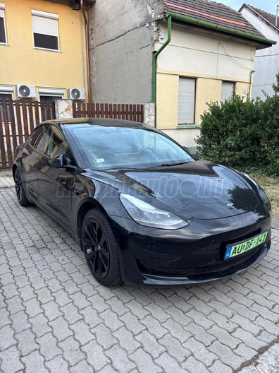 TESLA MODEL 3 Standard Range Plus Aut