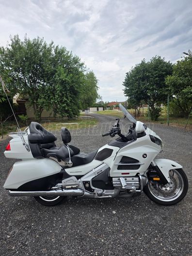 HONDA GL 1800 (GOLD WING)