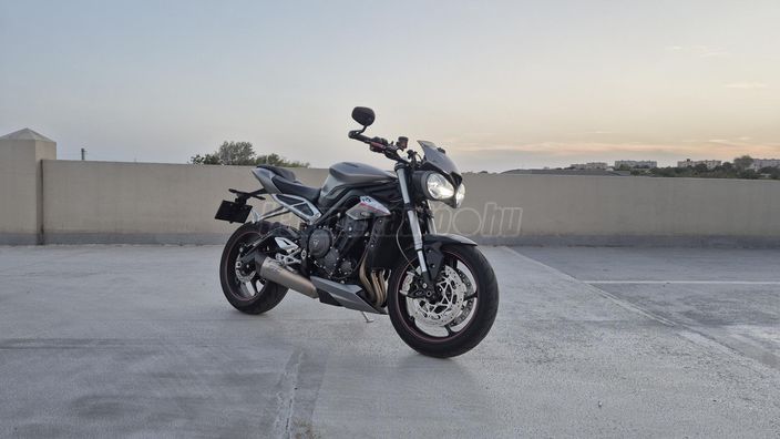 TRIUMPH STREET TRIPLE