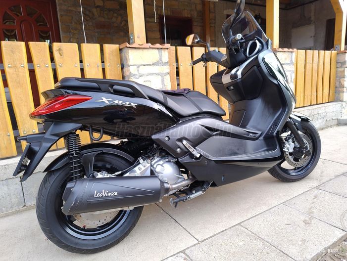 YAMAHA X-MAX 250 BLACK