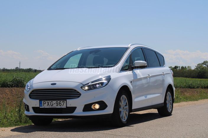 FORD S-MAX 1.5 EcoBoost Titanium [7 személy]