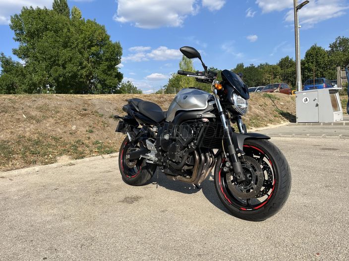 YAMAHA FZ6-N