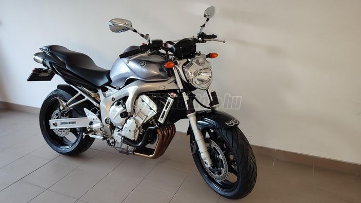 YAMAHA FZ6-N
