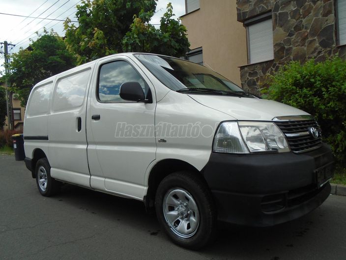 TOYOTA HIACE 2.5 D-4D 4x4 Panel Van