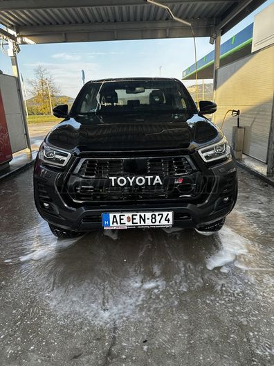 TOYOTA HILUX 2.8 D-4D 4x4 Double GR Sport (Automata)