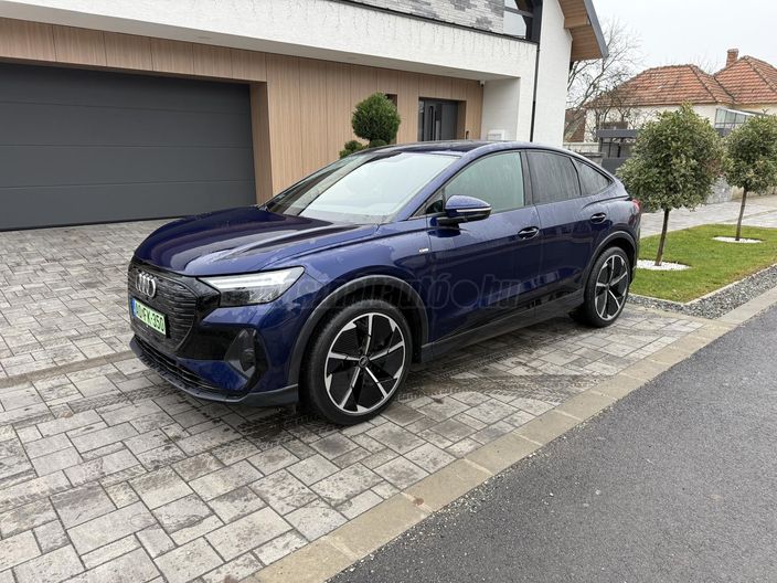 AUDI Q4 e-tron Sportback 50 quattro (Automata)