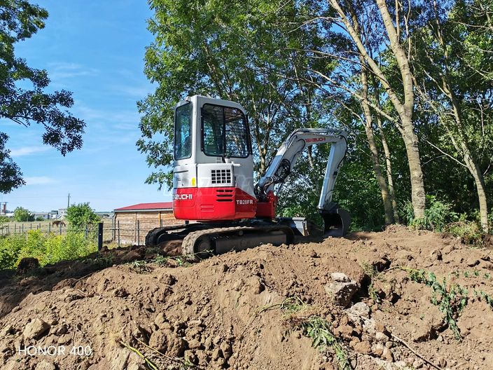 TAKEUCHI 28FR