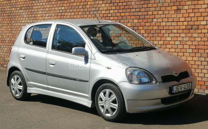 TOYOTA YARIS 1.0