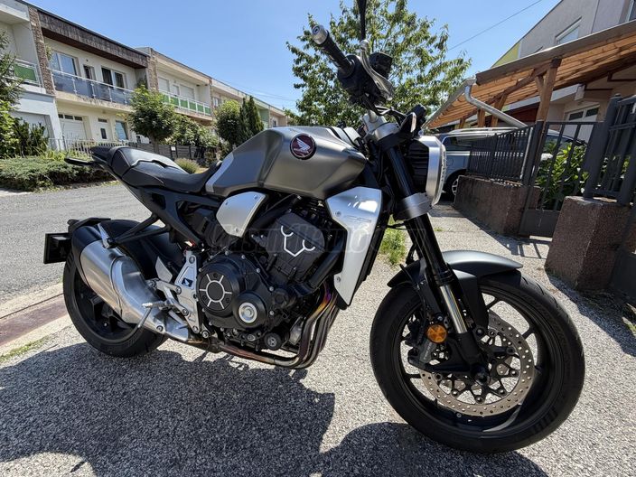 HONDA CB 1000 R
