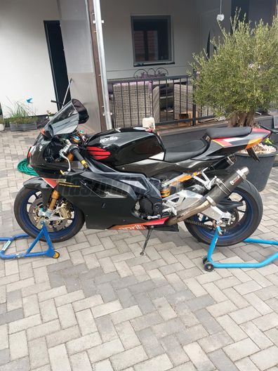 APRILIA RSV 1000
