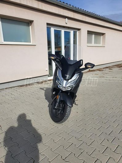 HONDA FORZA 300