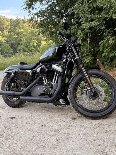 HARLEY-DAVIDSON SPORTSTER 1200 NIGHTSTER