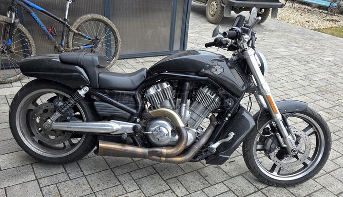 HARLEY-DAVIDSON V-ROD