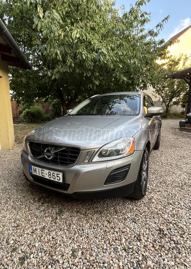 VOLVO XC60 2.4 D [D5] Summum