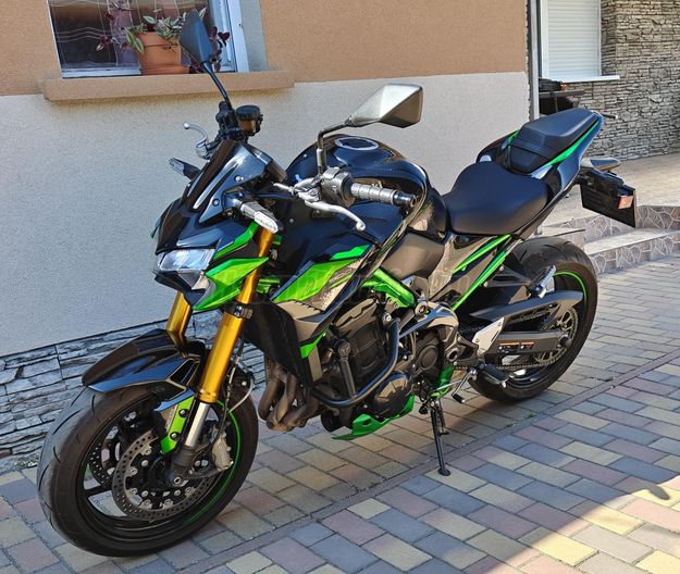 KAWASAKI Z 900
