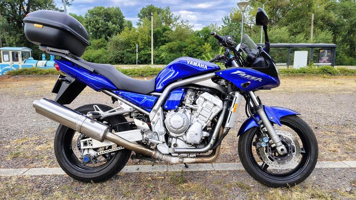 YAMAHA FZS 1000 (FAZER)