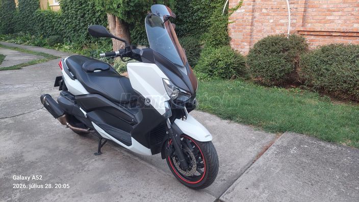 YAMAHA X-MAX 400