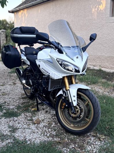 YAMAHA FZ8