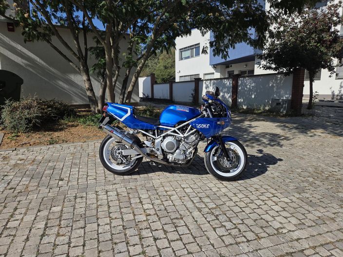 YAMAHA TRX 850