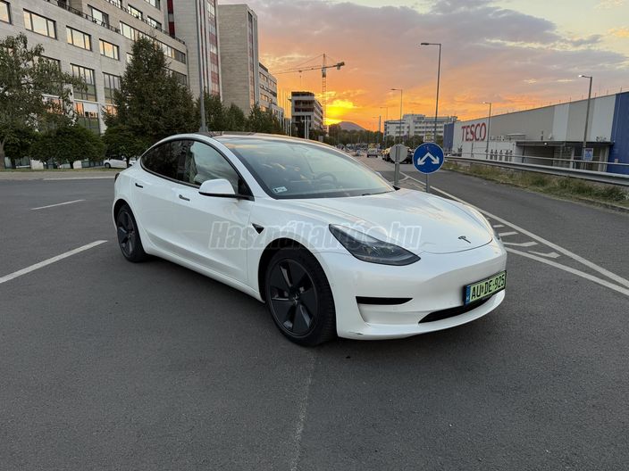 TESLA MODEL 3 Standard Range Plus Aut