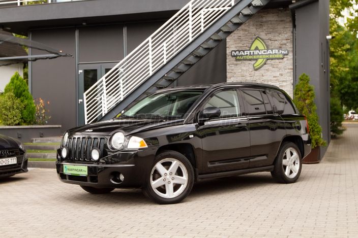 www.martincar.hu további 80 db Extra HD fénykép a JEEP minden apró részletéről !!