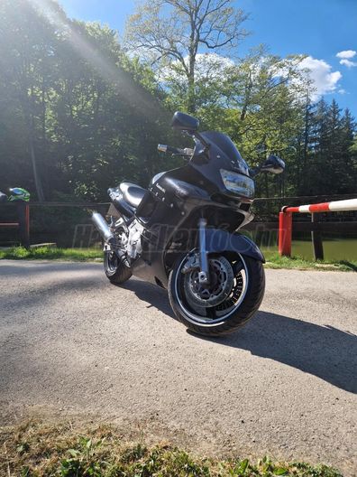 KAWASAKI ZZ-R 600