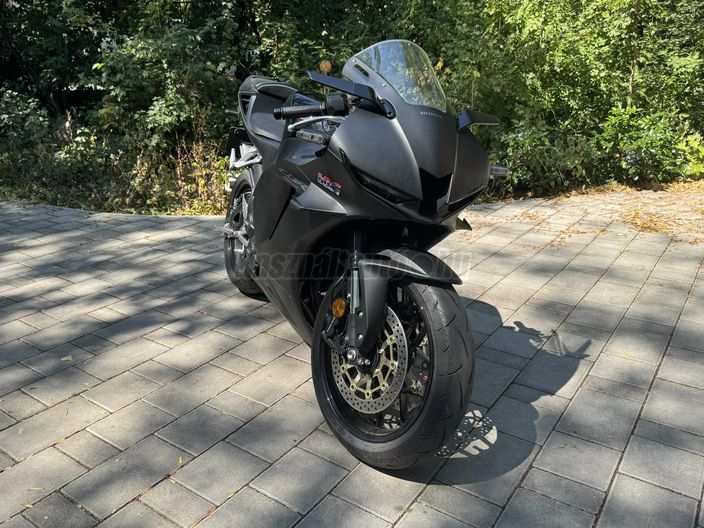 HONDA CBR 600 RR