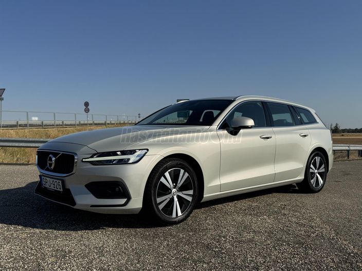 VOLVO V60 2.0 [B3] MHEV Momentum Pro Geartronic