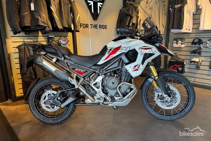 TRIUMPH TIGER 1200