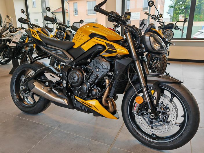 TRIUMPH STREET TRIPLE