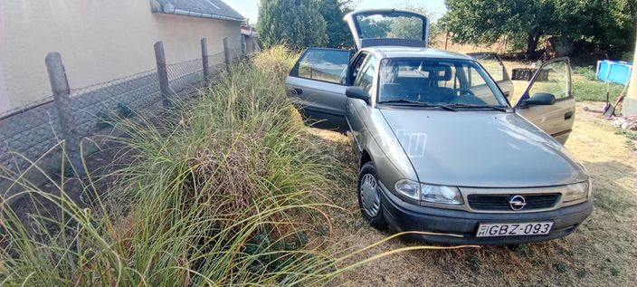 OPEL ASTRA 1.4 16V Sprint