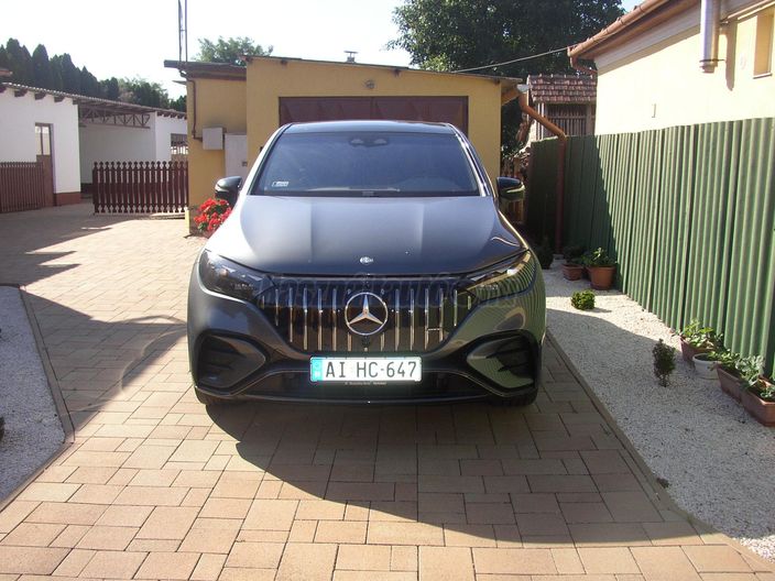 MERCEDES-BENZ EQE SUV