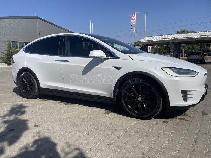 TESLA MODEL X Performance (Automata) (7 személyes )