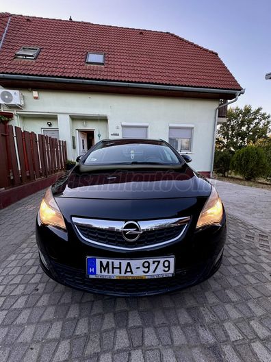 OPEL ASTRA J 2.0 CDTI Cosmo (Automata)