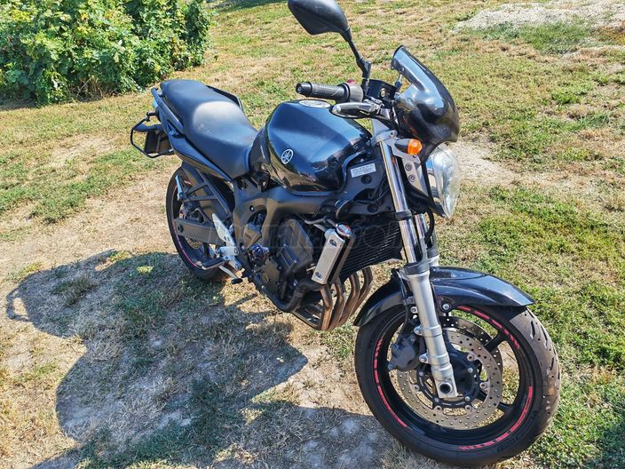 YAMAHA FZ6-N