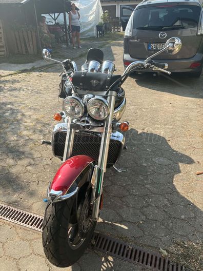 TRIUMPH ROCKET CLASSIC
