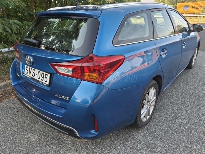 TOYOTA AURIS Touring Sports 2.0 D-4D Icon