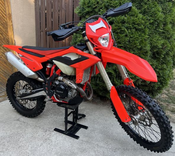BETAMOTOR RR 400